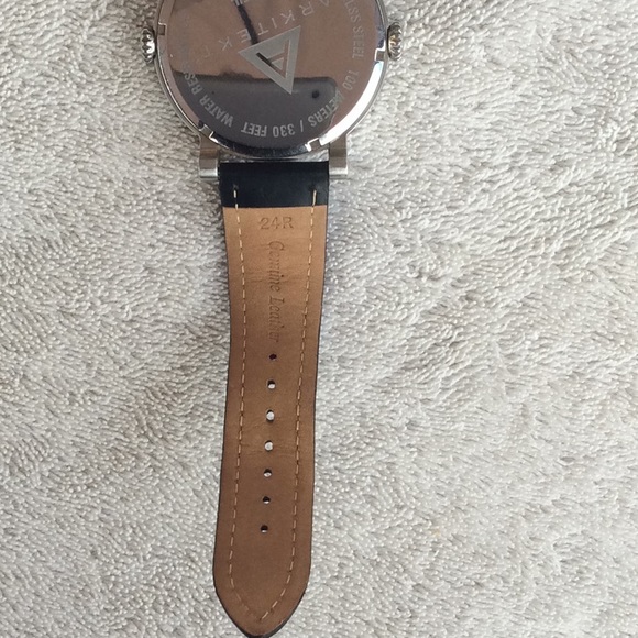 Big Face Fossil Watch, black leather band - Picture 5 of 7